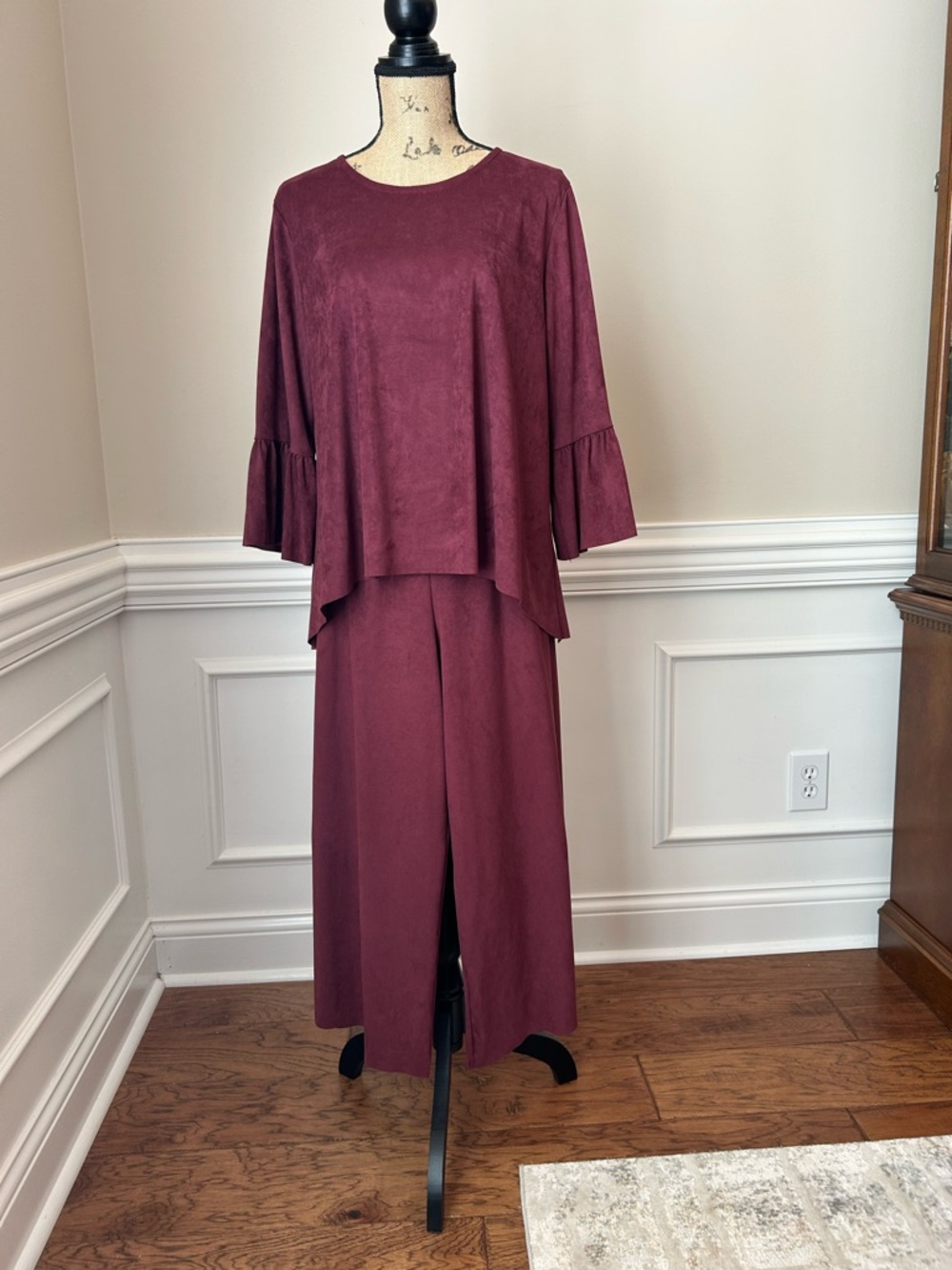 Women's Two-Piece Tunic and Wide-Leg Pant Suede Feel Set in Deep Burgundy